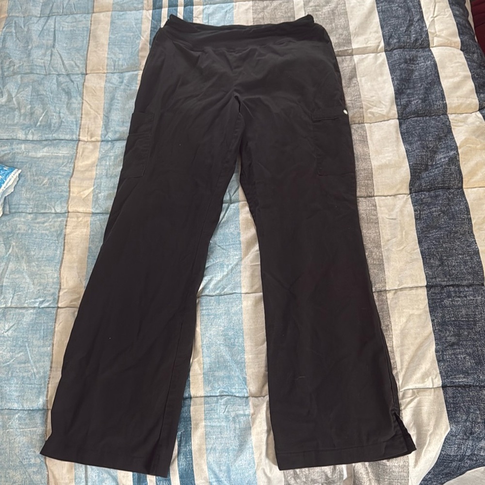 Elastic waisted scrub pants
